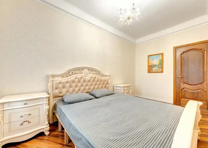 Apartments With 3 Rooms Near Palace Ukraine