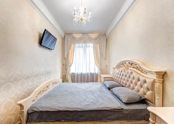 Apartments With 3 Rooms Near Palace Ukraine