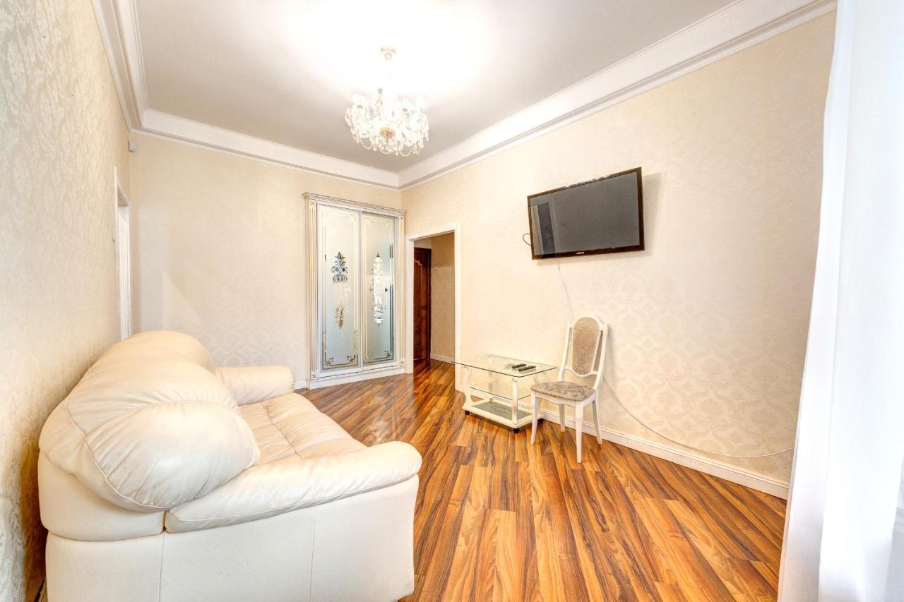 With 3 Near Palace Ukraine Apartment Kyiv